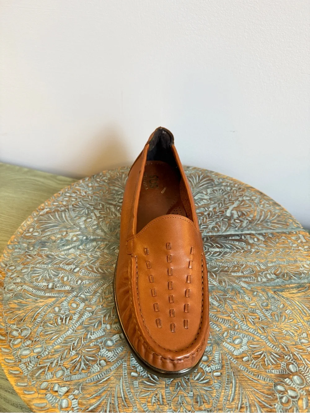 Like New! SAS Weave Slip On Brown Leather Loafer Size 8.5